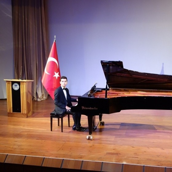 39- MSGSÜ Konservatuarı Oditoryum Piyano Konseri