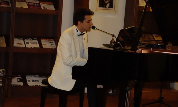 66 Atatürkün Sevdiği Türküler Şarkılar Ahmet Hamdi Tanpınar Edebiyat Müze Kütüphane Gülhane Güneş Yakartepe Piyano Konser 8