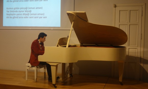 Piyano Tuşlarından Farklı Ezgiler Turing 2016 2017 Yılbaşı Konseri Genç Piyanist Güneş Yakartepe Kuyruklu Akustik Piano 12