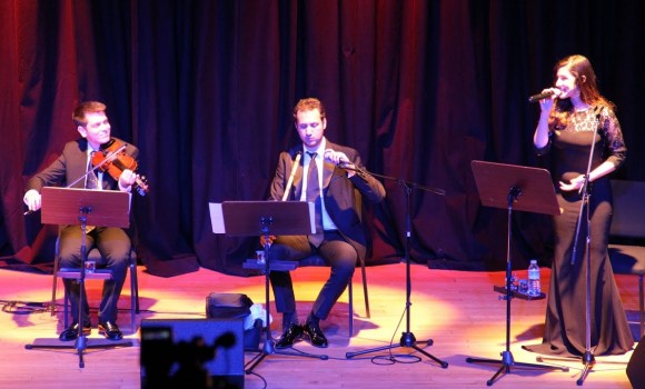 GÖZLERİ AŞKA GÜLEN Taze Söğüt Dalısın Piyano Ney Keman Türk Sanat Müziği Şarkılar Konseri