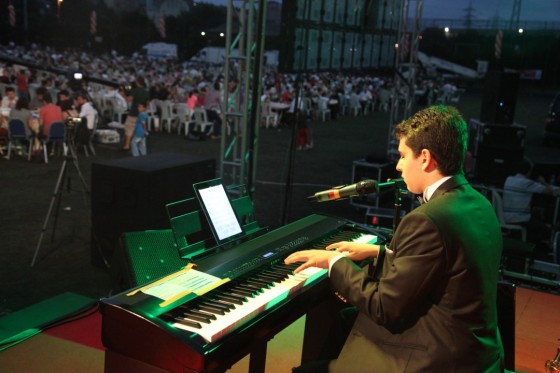 Stad iftarı Esenler Belediye Çocuk İftar Foto Piyano onseri Tasavvuf ve Dini  Müzikleri Ramazan Etkinlikleri Piyanist Güneş Yakartepe