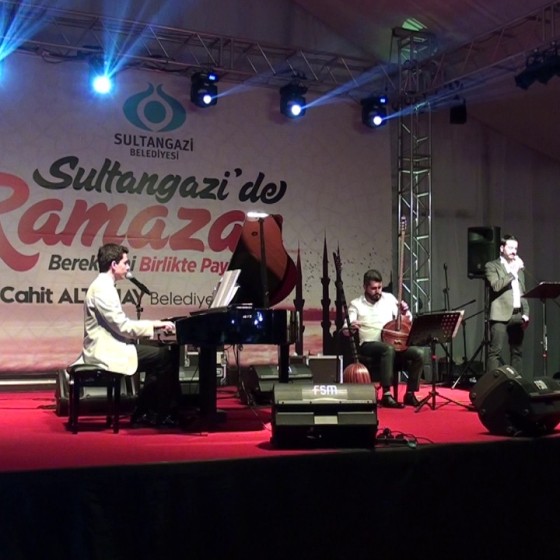 31 Sultangazi 2014 Genc Piyanist Gunes Yakartepe Piano Yüklendiği yer 31. Piyano ve Tambur Tasavvuf Konseri
